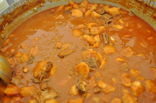 Cal recordar que el bull és un plat tradicional fet amb l'estómac sec de la tonyina i patates.